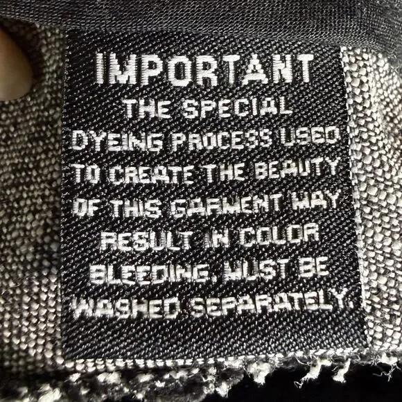 Larry Levine Size 8 stretch denim skirt heathered gray. Zip fly two button waist - Picture 8 of 9